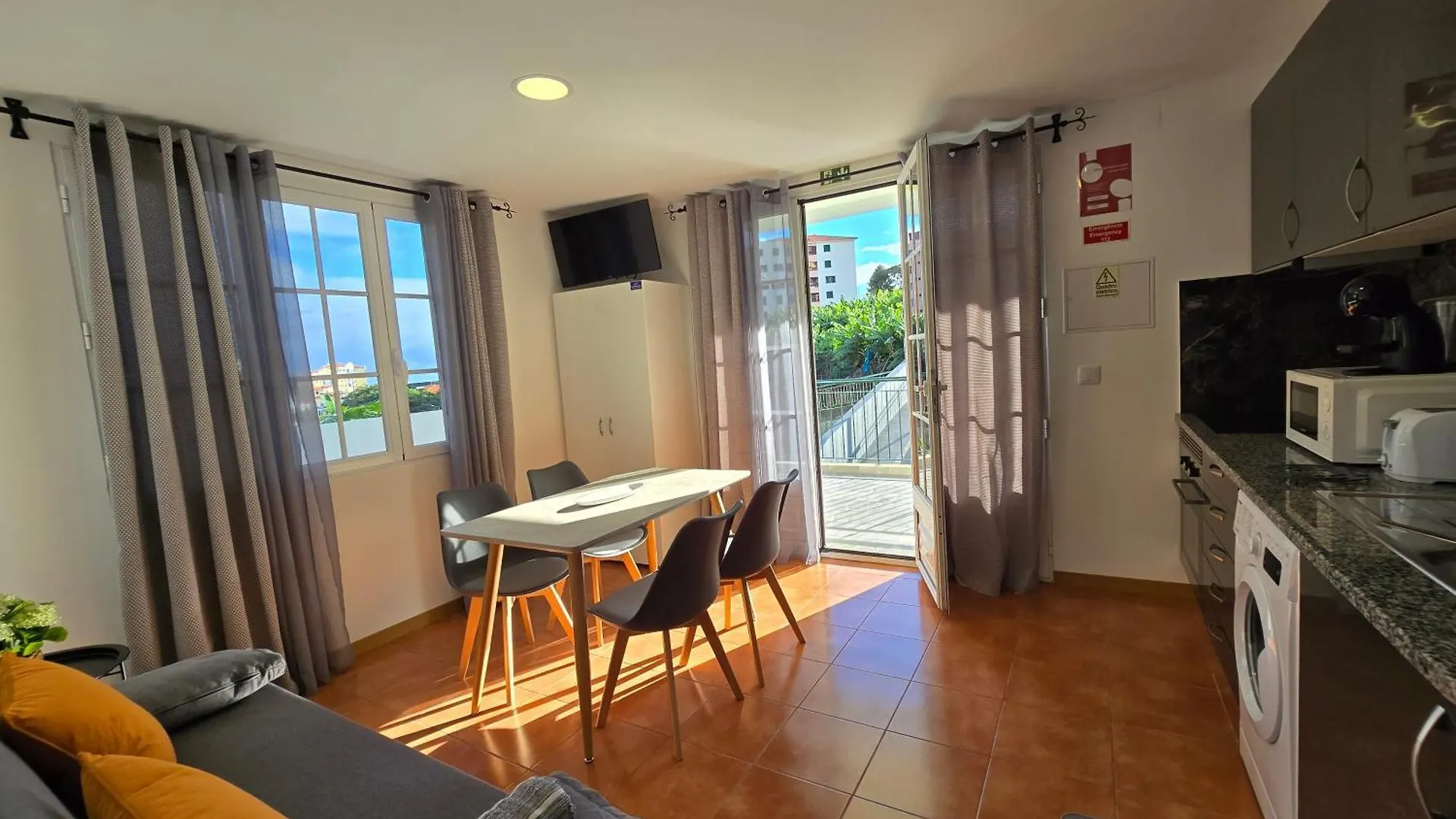 Autonomia House I Apartment Camara de Lobos